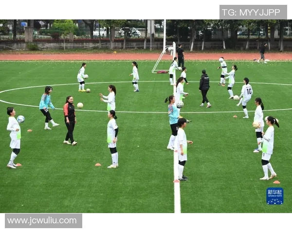 乐动体育足球教练助力青少年成长与技能提升的全新探索